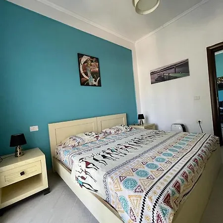 Apartment Like *