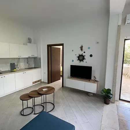 Like Apartment Golem (Tirana)